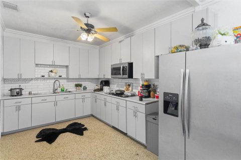 Casa en venta en Homestead, Florida, 3 dormitorios, 264.21 m2 № 2401457 - foto 10