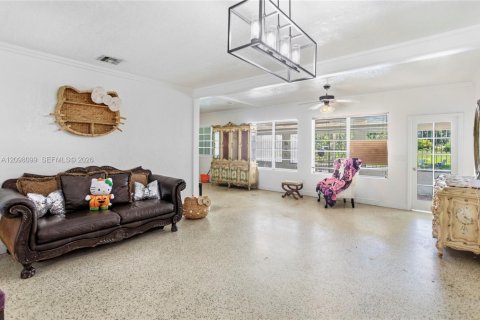 Casa en venta en Homestead, Florida, 3 dormitorios, 264.21 m2 № 2401457 - foto 5