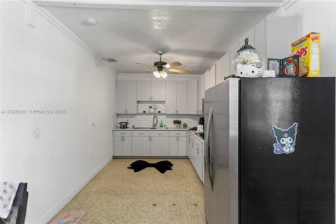Casa en venta en Homestead, Florida, 3 dormitorios, 264.21 m2 № 2401457 - foto 9