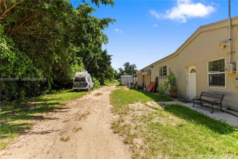 Casa en venta en Homestead, Florida, 3 dormitorios, 264.21 m2 № 2401457 - foto 26