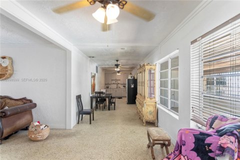 Casa en venta en Homestead, Florida, 3 dormitorios, 264.21 m2 № 2401457 - foto 7