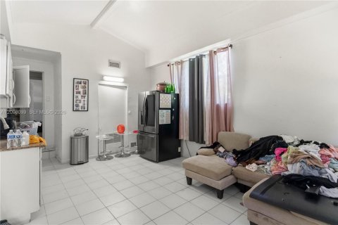 Casa en venta en Homestead, Florida, 3 dormitorios, 264.21 m2 № 2401457 - foto 27