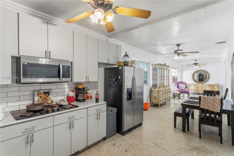 Casa en venta en Homestead, Florida, 3 dormitorios, 264.21 m2 № 2401457 - foto 11