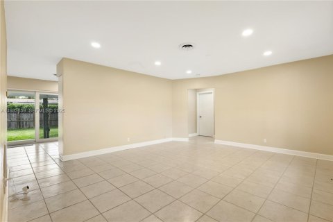 Купить виллу или дом в Плантация, Флорида 3 спальни, 144.37м2, № 1991467 - фото 6