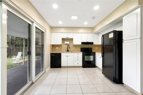 Купить виллу или дом в Плантация, Флорида 3 спальни, 144.37м2, № 1991467 - фото 10