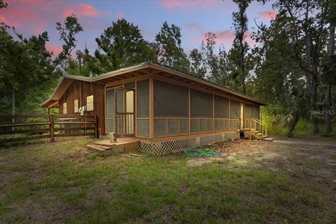 House in Steinhatchee, Florida 2 bedrooms, 147.71 sq.m. № 1801346 - photo 1