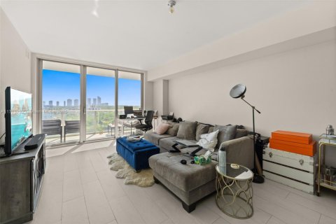 Condo in North Miami Beach, Florida, 2 bedrooms  № 1738234 - photo 3