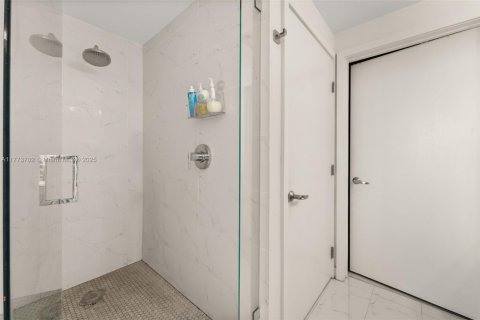 Condo in North Miami Beach, Florida, 2 bedrooms  № 1738234 - photo 10