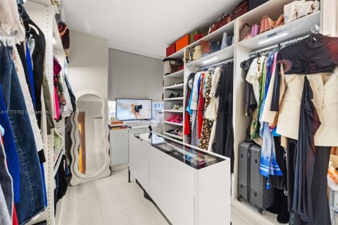 Condo in North Miami Beach, Florida, 2 bedrooms  № 1738234 - photo 11