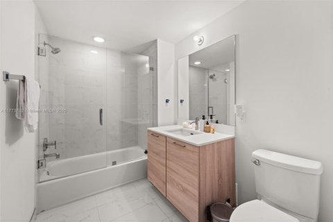 Condo in North Miami Beach, Florida, 2 bedrooms  № 1738234 - photo 13