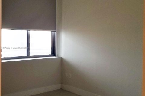 Condo in North Miami Beach, Florida, 2 bedrooms  № 1738234 - photo 12