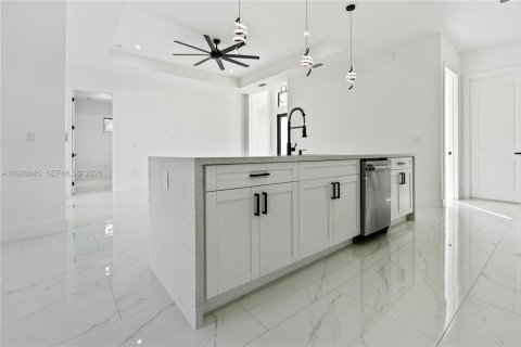 Casa en venta en Lehigh Acres, Florida, 3 dormitorios № 1987026 - foto 28