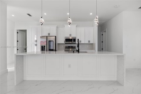 Casa en venta en Lehigh Acres, Florida, 3 dormitorios № 1987026 - foto 22