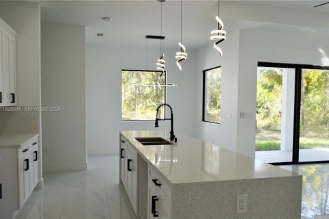 Villa ou maison à vendre à Lehigh Acres, Floride: 3 chambres № 1987026 - photo 10