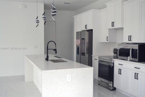 Villa ou maison à vendre à Lehigh Acres, Floride: 3 chambres № 1987026 - photo 9