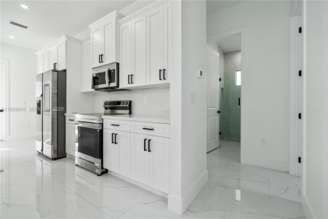 Casa en venta en Lehigh Acres, Florida, 3 dormitorios № 1987026 - foto 27