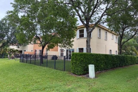 House in West Palm Beach, Florida 4 bedrooms, 244.33 sq.m. № 2188079 - photo 3