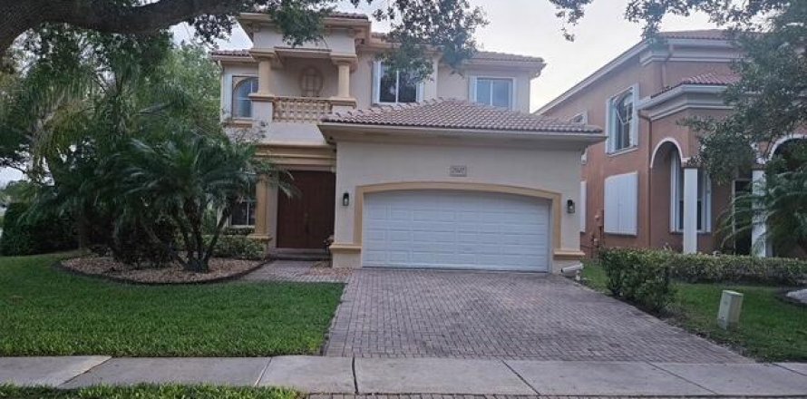 House in West Palm Beach, Florida 4 bedrooms, 244.33 sq.m. № 2188079