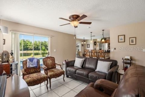 House in Orlando, Florida 4 bedrooms, 193.98 sq.m. № 2104434 - photo 10