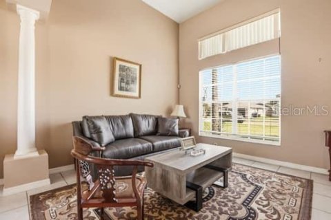 House in Orlando, Florida 4 bedrooms, 193.98 sq.m. № 2104434 - photo 4