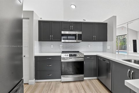 Снять в аренду виллу или дом в Бойнтон-Бич, Флорида 3 спальни, 306.58м2, № 1950635 - фото 18