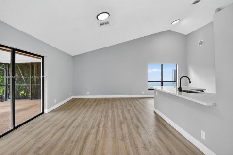 Снять в аренду виллу или дом в Бойнтон-Бич, Флорида 3 спальни, 306.58м2, № 1950635 - фото 12