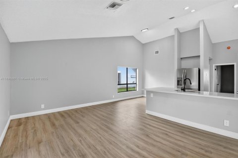 Снять в аренду виллу или дом в Бойнтон-Бич, Флорида 3 спальни, 306.58м2, № 1950635 - фото 13