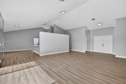 Снять в аренду виллу или дом в Бойнтон-Бич, Флорида 3 спальни, 306.58м2, № 1950635 - фото 11