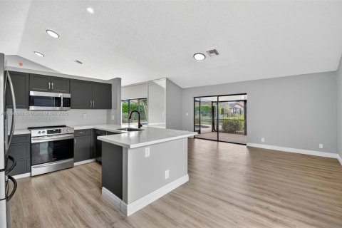 Снять в аренду виллу или дом в Бойнтон-Бич, Флорида 3 спальни, 306.58м2, № 1950635 - фото 16