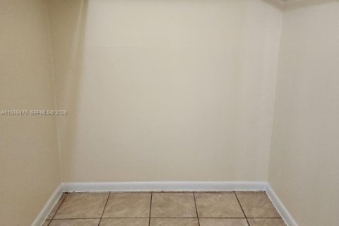 Condo in Sunrise, Florida, 2 bedrooms  № 1997468 - photo 14