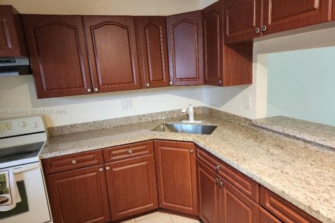 Condo in Sunrise, Florida, 2 bedrooms  № 1997468