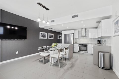 Copropriété à vendre à Miami, Floride: 2 chambres № 1937999 - photo 10