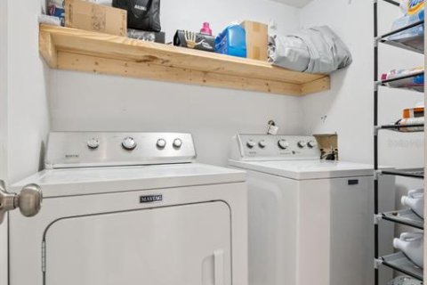 Townhouse in Orlando, Florida 2 bedrooms, 93.27 sq.m. № 2094051 - photo 18
