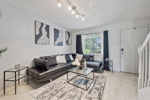 Townhouse in Orlando, Florida 2 bedrooms, 93.27 sq.m. № 2094051 - photo 4