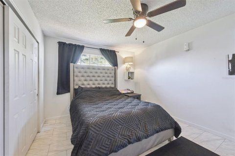 Townhouse in Orlando, Florida 2 bedrooms, 93.27 sq.m. № 2094051 - photo 13