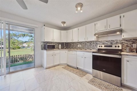 Townhouse in Orlando, Florida 2 bedrooms, 93.27 sq.m. № 2094051 - photo 7