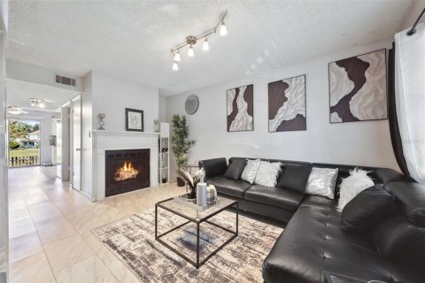 Townhouse in Orlando, Florida 2 bedrooms, 93.27 sq.m. № 2094051 - photo 5
