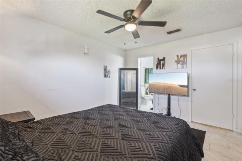 Townhouse in Orlando, Florida 2 bedrooms, 93.27 sq.m. № 2094051 - photo 14