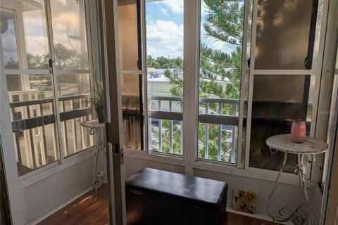 Condo in Bradenton, Florida, 5 rooms  № 1838048 - photo 12