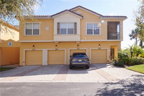 Adosado en alquiler en Kissimmee, Florida, 3 dormitorios, 132.57 m2 № 1379712 - foto 1