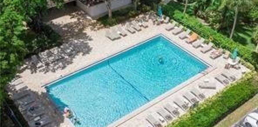 Condo in Pompano Beach, Florida, 1 bedroom № 1172966