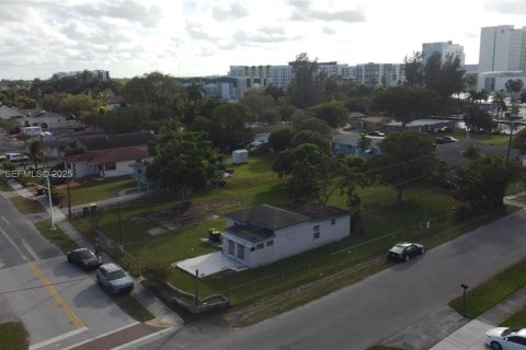 Casa en venta en Dania Beach, Florida, 74.69 m2 № 1984149 - foto 3