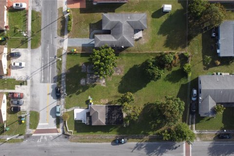 Casa en venta en Dania Beach, Florida, 74.69 m2 № 1984149 - foto 2