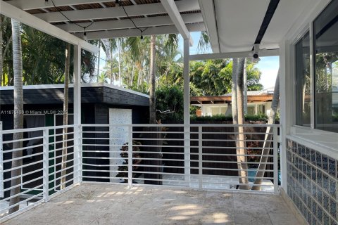 House in Miami, Florida 4 bedrooms, 202.16 sq.m. № 1927539 - photo 22