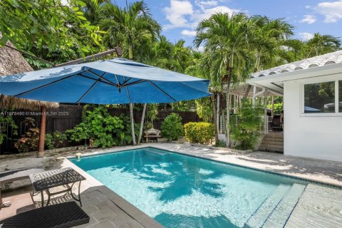 House in Miami, Florida 4 bedrooms, 202.16 sq.m. № 1927539 - photo 17