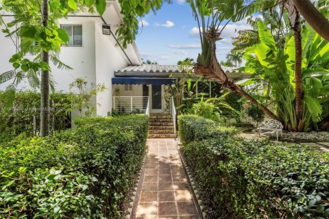 House in Miami, Florida 4 bedrooms, 202.16 sq.m. № 1927539 - photo 2
