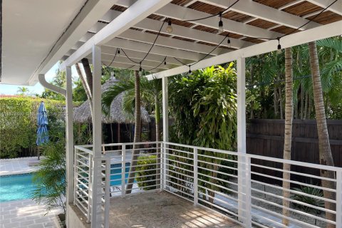 House in Miami, Florida 4 bedrooms, 202.16 sq.m. № 1927539 - photo 21