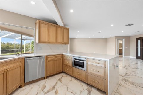 Casa en venta en New Port Richey, Florida, 3 dormitorios, 193.61 m2 № 1803256 - foto 12