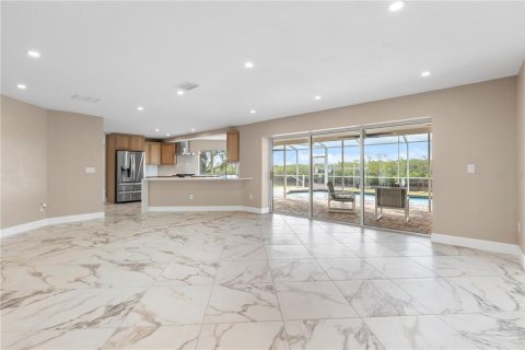 Casa en venta en New Port Richey, Florida, 3 dormitorios, 193.61 m2 № 1803256 - foto 11