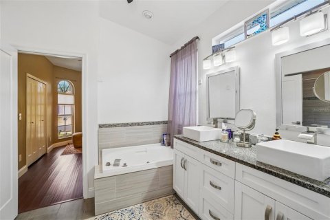 House in Tarpon Springs, Florida 4 bedrooms, 181.62 sq.m. № 2091698 - photo 20